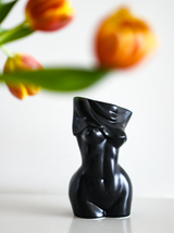 'Noir' | Ceramic Flower Vase | Aesthetic Nordic Home Decor